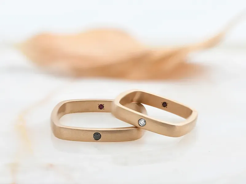 Matte Rose Gold Square Wedding Ring with Diamond Matte Rose Gold Square Wedding Ring with Diamond
