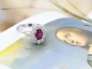 Anel de Ouro Branco con Rubí e Diamantes