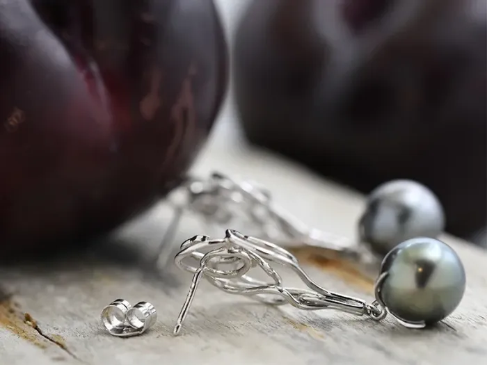 White Gold Earrings with Diamonds and Tahitian Pearl