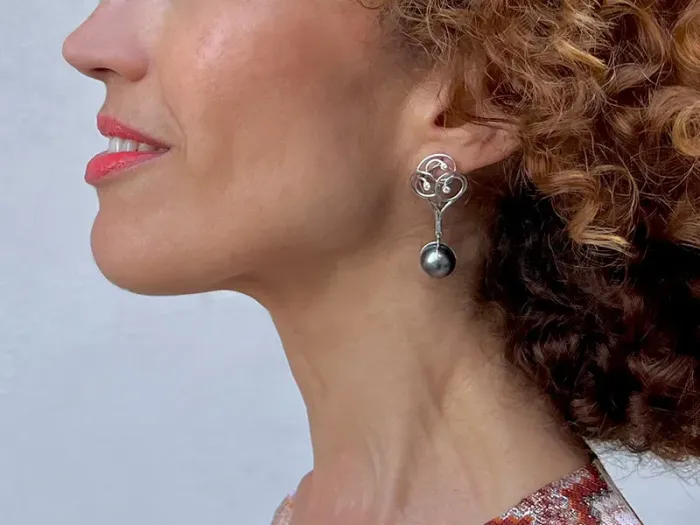 White Gold Earrings with Diamonds and Tahitian Pearl