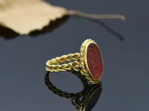Anel de Ouro con selo de Cornalina