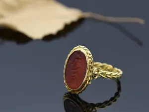 Anel de Ouro con selo de Cornalina