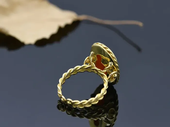 Anel de Ouro con selo de Cornalina