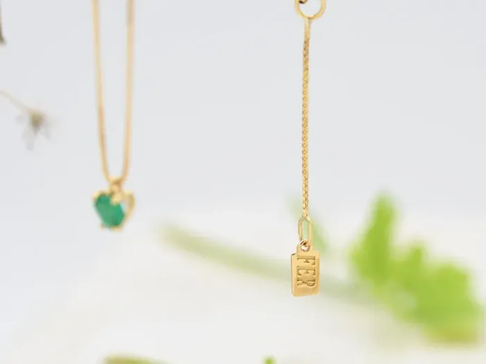 Colgante con Esmeralda Talla Corazón