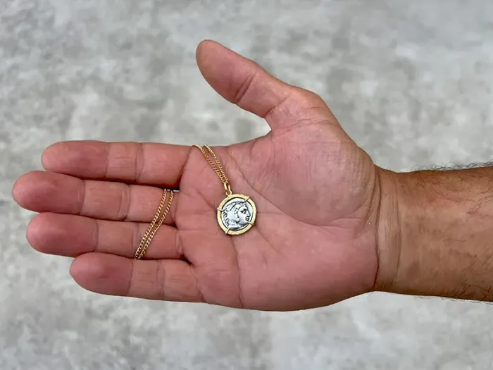 Colgante de Ouro con Moeda Grega