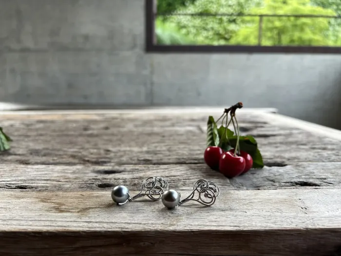 Pendientes Mencía de Oro Blanco con Diamantes y Perla de Tahití