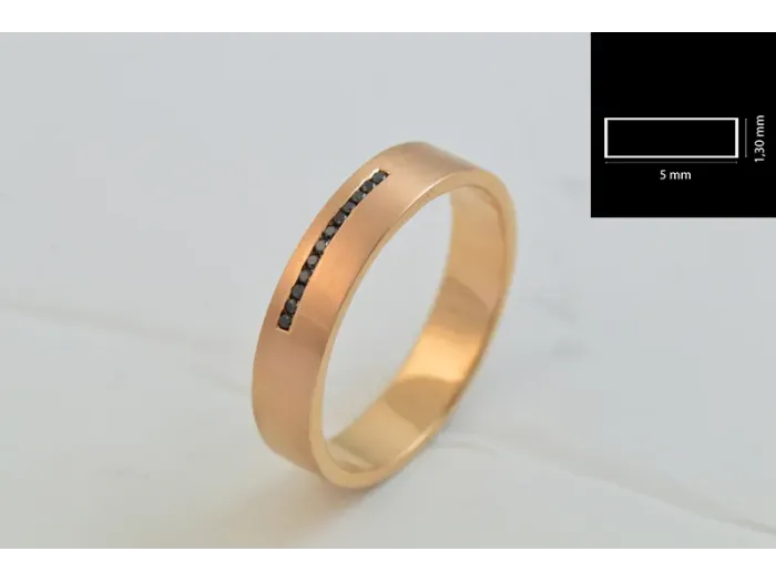 Alianza de Ouro Rosa con Diamantes Negros