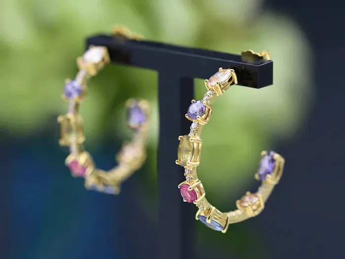 Aros de Plata Dorada con Piedras