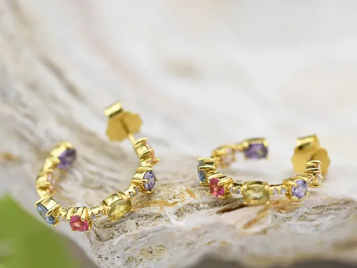 Aros de Plata Dorada con Piedras