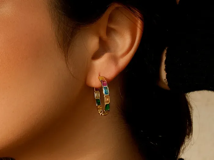 Pendentes Aros en Prata Dourada con Xemas de Cores
