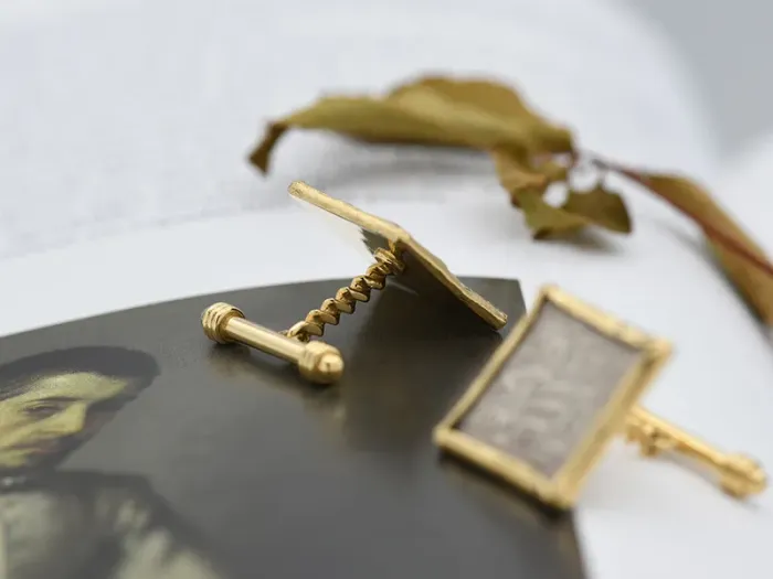 Gemelos de Oro con Monedas Hispano-Árabes