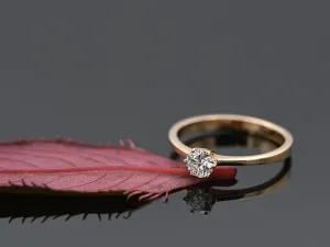 Anillo Solitario de Oro Rosa con Brillante 0,30 qt
