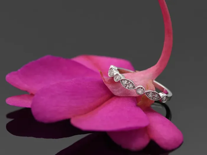 18K Victorian White Gold Ring with Diamonds