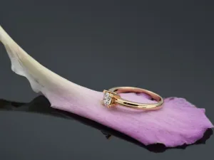 Anel Solitario de Ouro Rosa con Diamante 0,40qt Anel Solitario de Ouro Rosa con Diamante 0,40qt