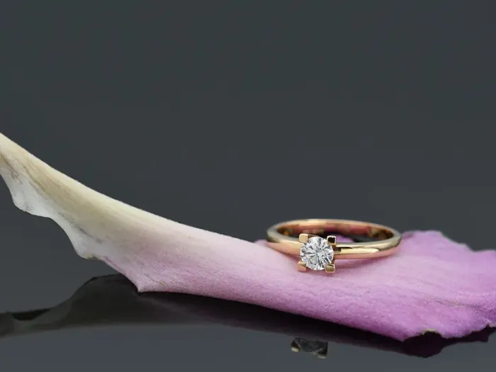 Rose Gold Engagement Ring with a 0,40 qt Diamond