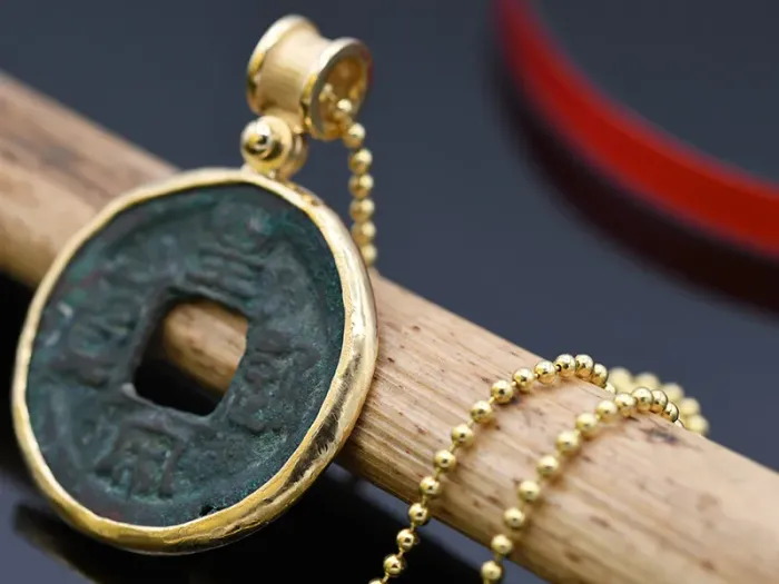 Gold Pendant with Ancient Chinese Coin