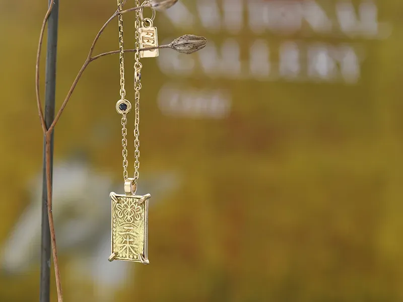 Colgante de Oro con Moneda Japonesa Antigua