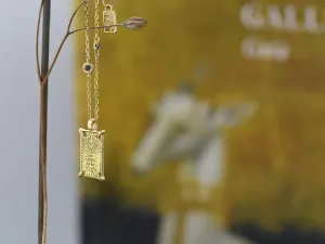 Colgante de Oro con Moneda Japonesa Antigua