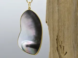 Colgante de Ouro con Nai Perla Tahití