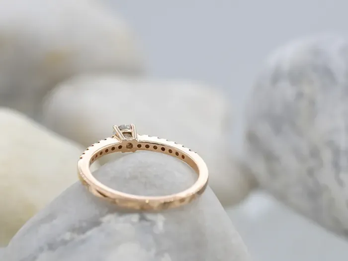 Anel de Ouro Rosa con Diamantes