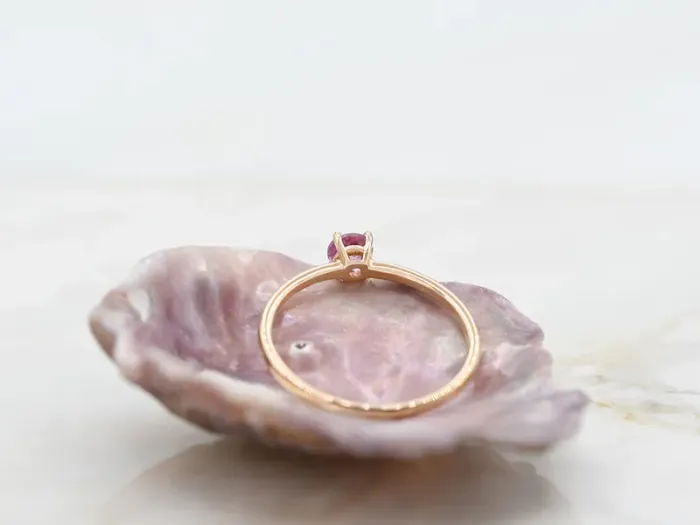 Anel de Ouro Rosa con Zafiro Rosa