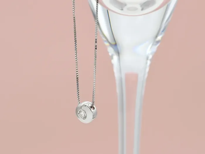 Colgante con Brillante Punto de Luz