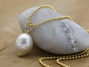 Gold Pendant with Barroque Pearl