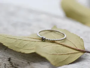 Anillo de Oro Blanco con Diamante Negro