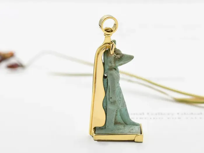 Colgante con Amuleto Antiguo de Anubis