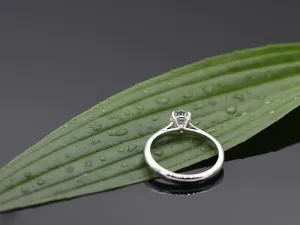 White Gold Engagement Ring with a 0,50 qt Diamond