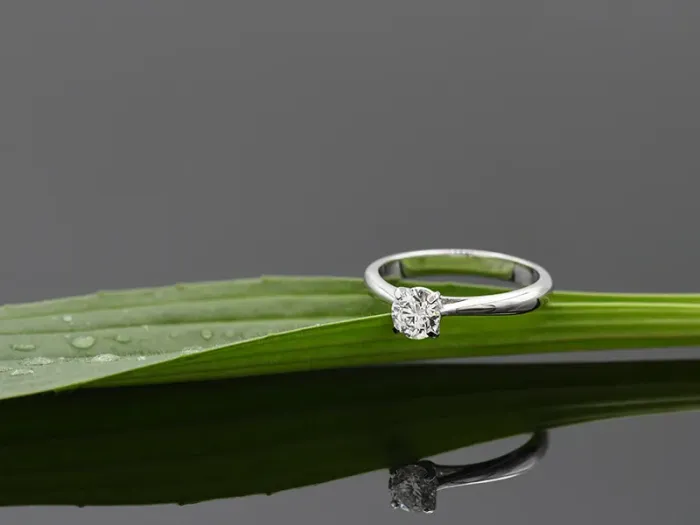 White Gold Engagement Ring with a 0,50 qt Diamond