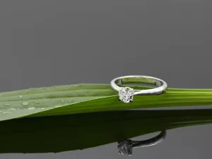 Anillo Solitario de Oro Blanco con Diamante 0,50 qt