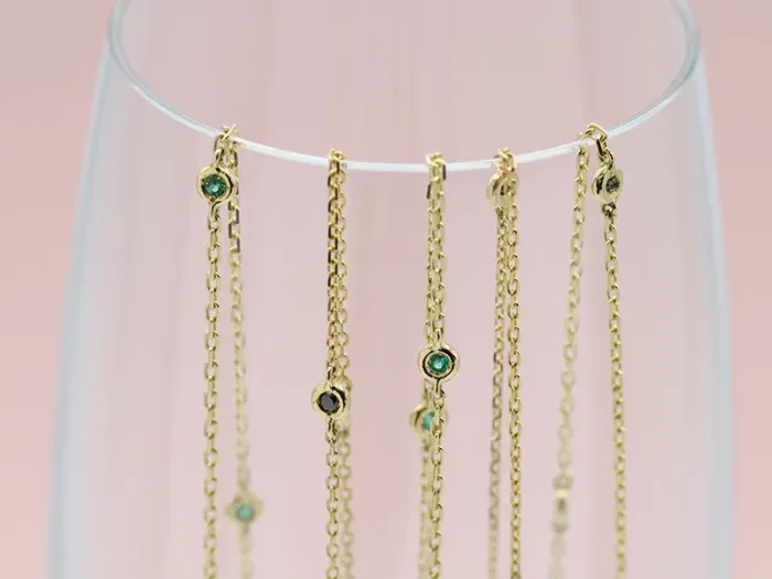 Gargantilla de Ouro con Diamantes Negros