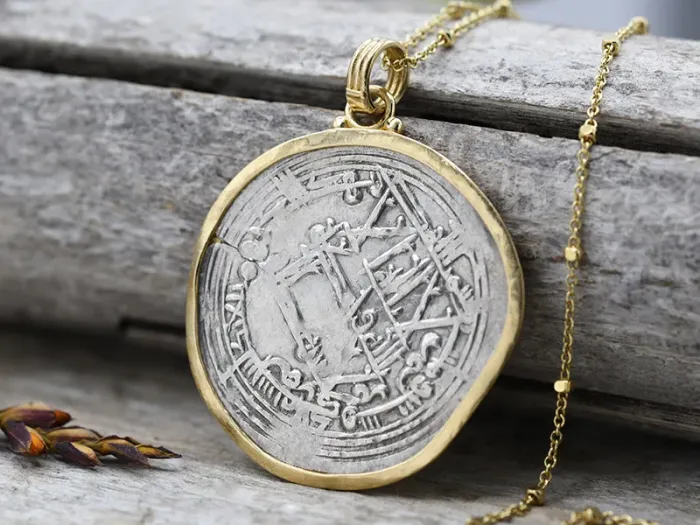 Colgante de Oro con Moneda Medieval