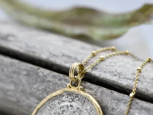 Colgante de Ouro con Moeda Medieval