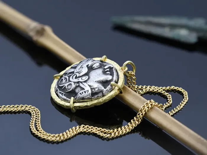 Colgante de Ouro con Moeda Grega