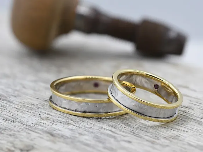 Alianza de Oro Blanco y Amarillo