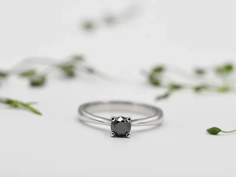 Anel Solitario de Ouro Branco con Diamante Negro