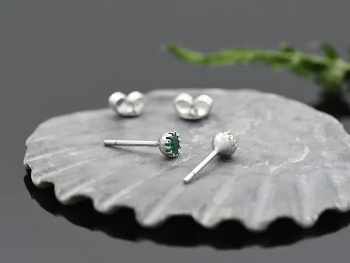 White Gold Twiggy Earrings with Emeralds