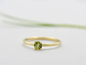 Anillo de Oro con Peridoto