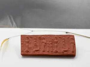 Gold Ring With a Rotating Seal