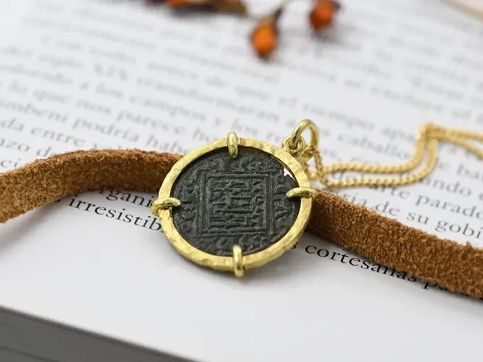 Colgante de Oro con Moneda Medieval