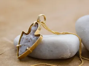 Colgante con Punta de Flecha Prehistórica