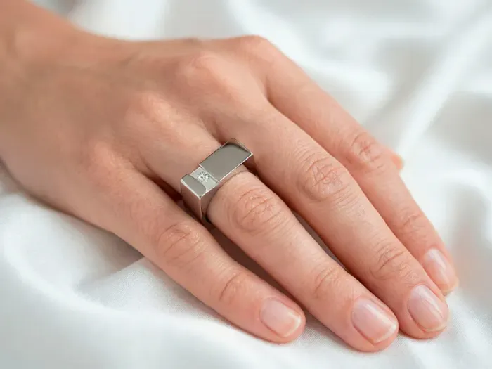 Anillo de Oro Blanco Kubrick