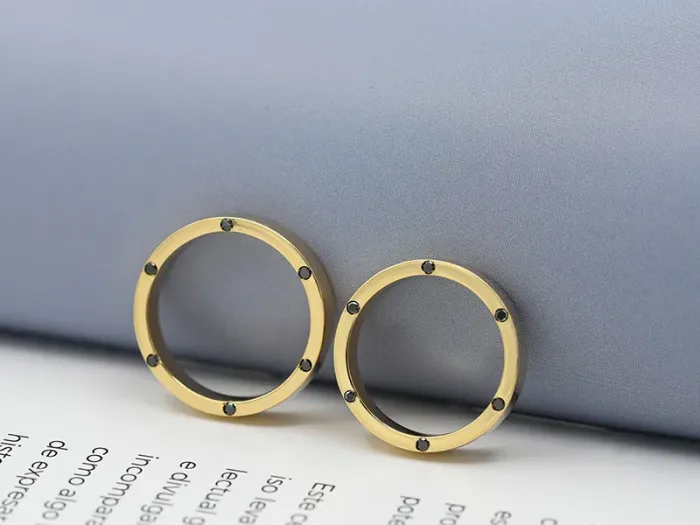 Alianza de Oro con Diamantes