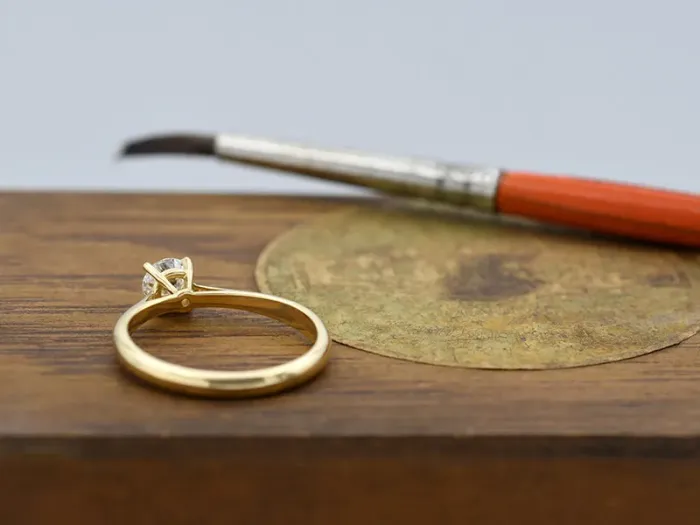 Anillo Solitario de Oro Amarillo con Diamante 0,50 qt