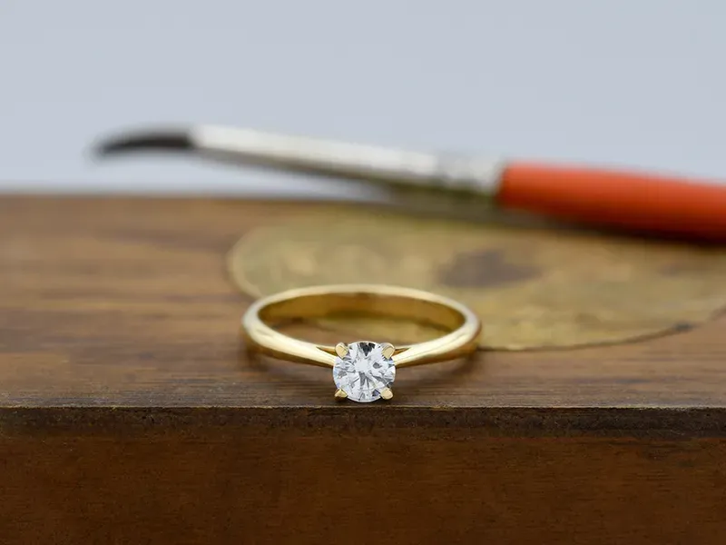Yellow Gold Engagement Ring with a 0,50 qt Diamond