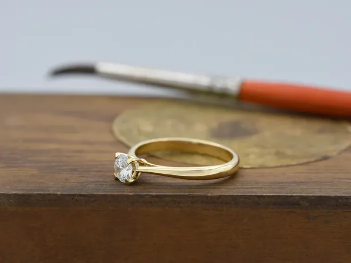 Anel Solitario de Ouro Amarelo con Diamante 0,50qt