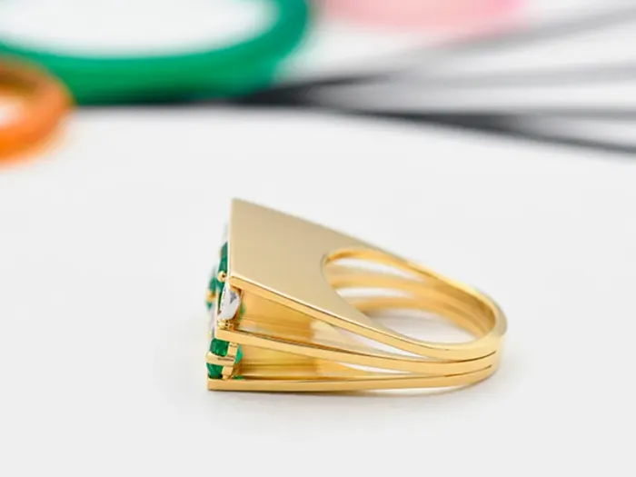 Kandinski Ring with Emeralds and Diamonds