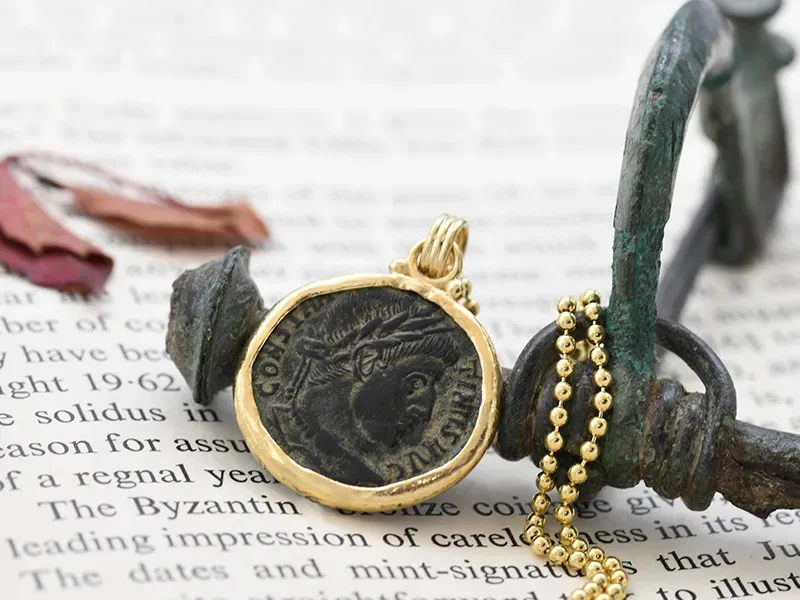 Colgante de Oro con Moneda Romana
